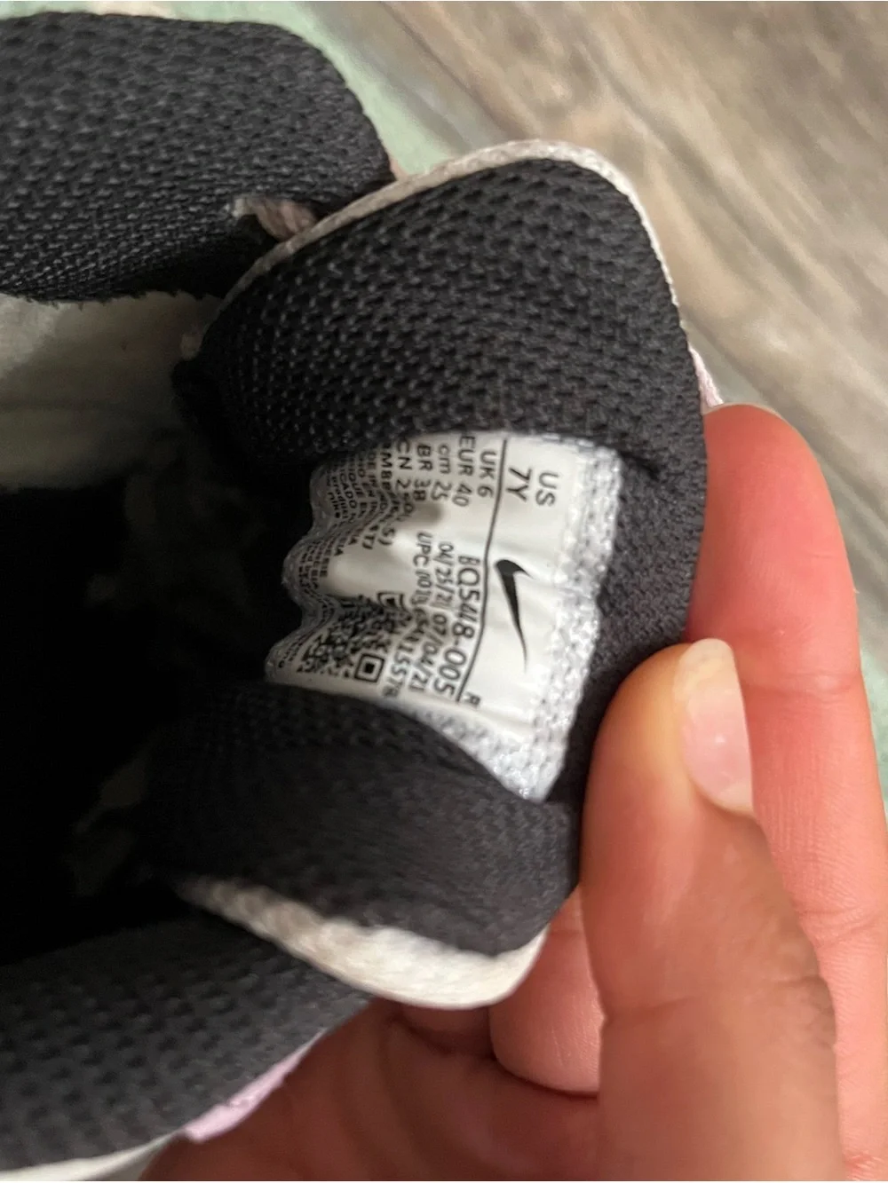 Nike youth Low-Top Sneakers in Light Pink, White & Black